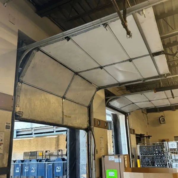Insulated commercial sectional door